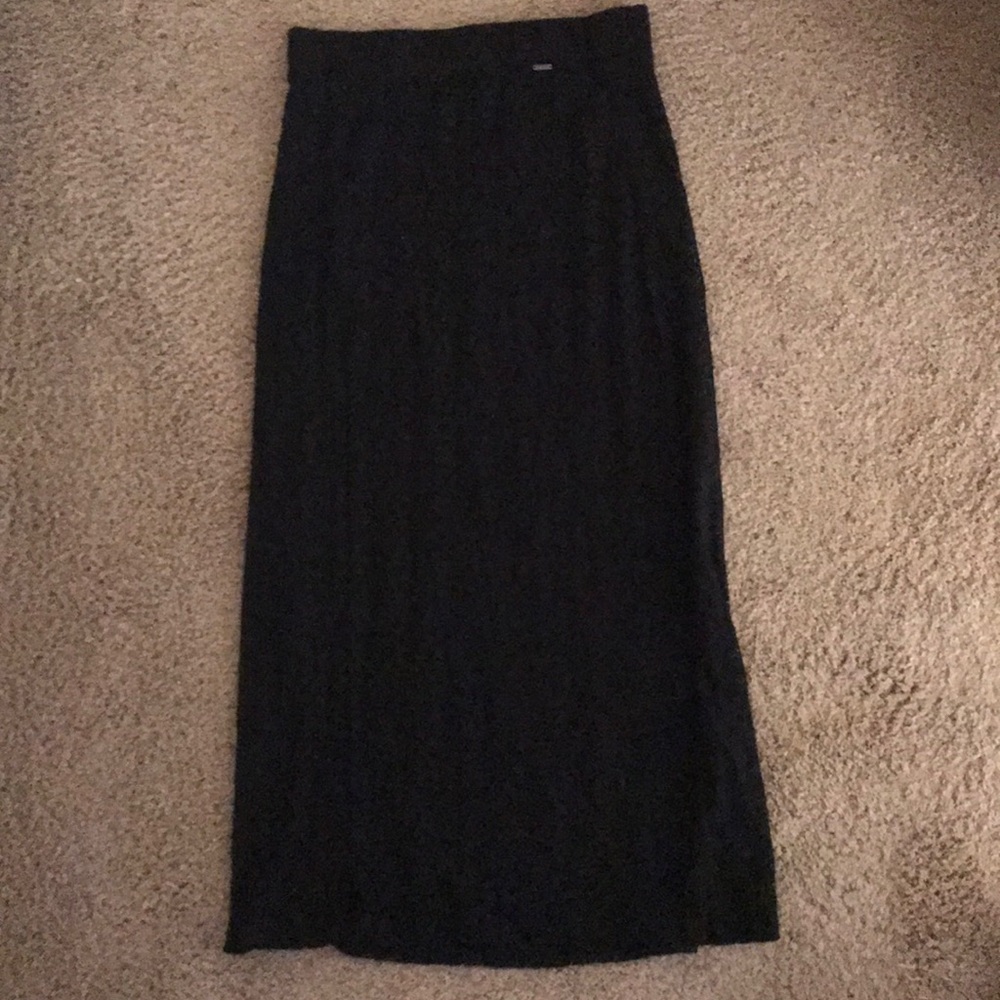 High low black volcom skirt